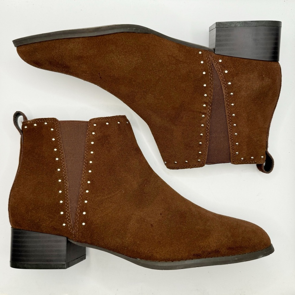 Isaac Mizrahi brown suede studded Chelsea fall ankle boots low heel slip on 10